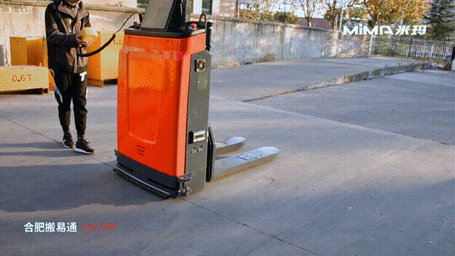 米瑪MQV 全向AGV本體.gif 米瑪MQV 全向AGV本體.gif